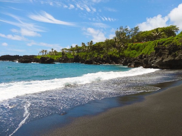 Maui, black sand beach